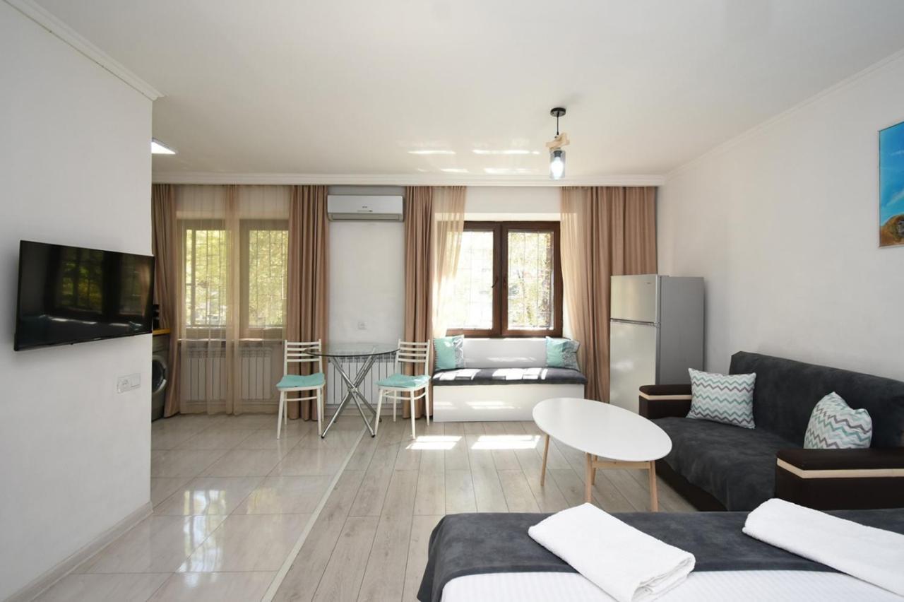 Cozy Apartment Near To The Metro H Kochar 19 예레반 외부 사진