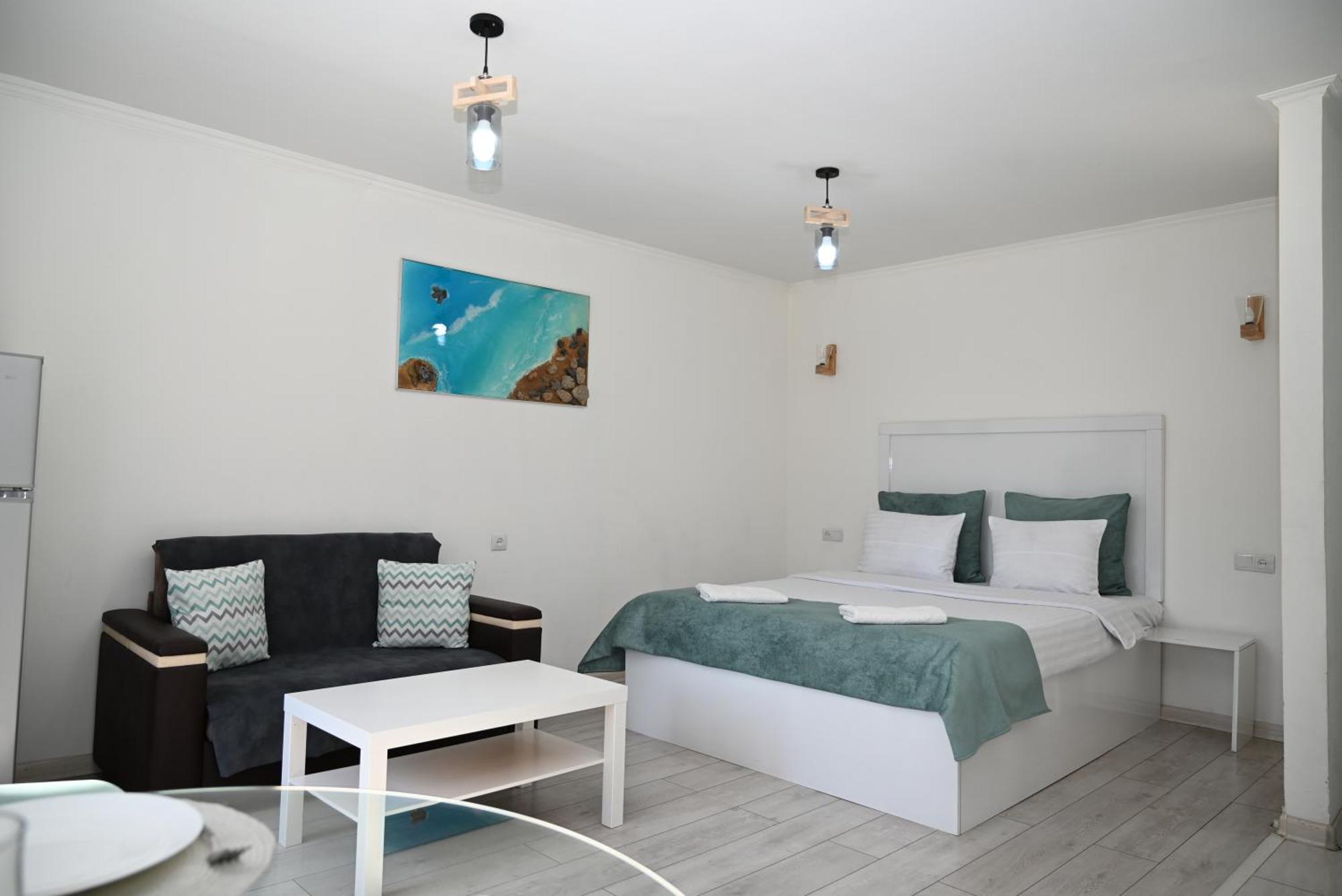 Cozy Apartment Near To The Metro H Kochar 19 예레반 객실 사진