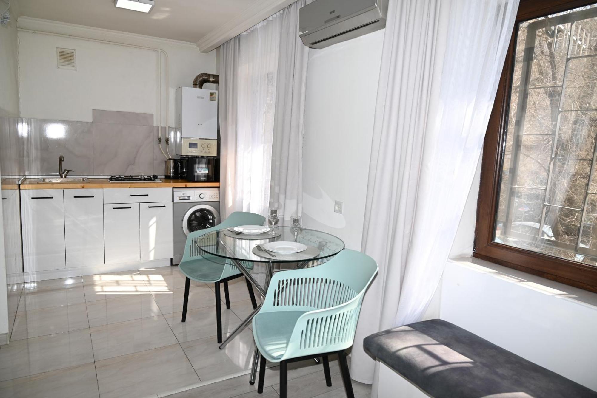 Cozy Apartment Near To The Metro H Kochar 19 예레반 외부 사진